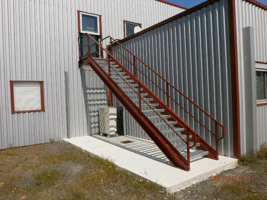 escalier en métalwebp